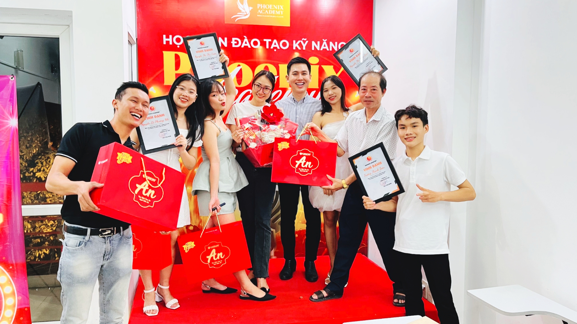 Lễ tổng kết và vinh danh đội ngũ học viện Phoenix Academy 2022