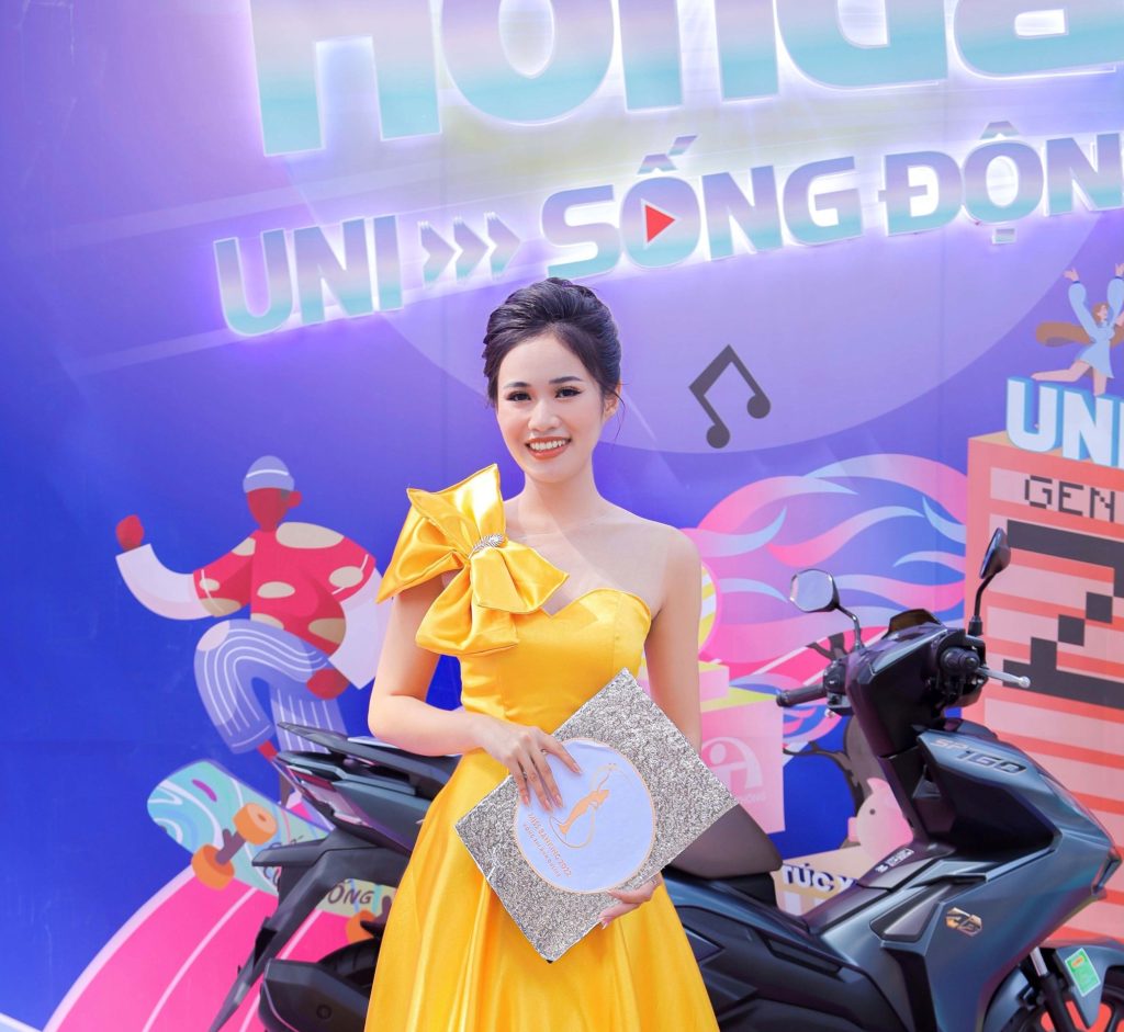 [Gương mặt Phoenix Academy 2022] Từ một sinh viên kinh tế đến một MC Chuyên Nghiệp