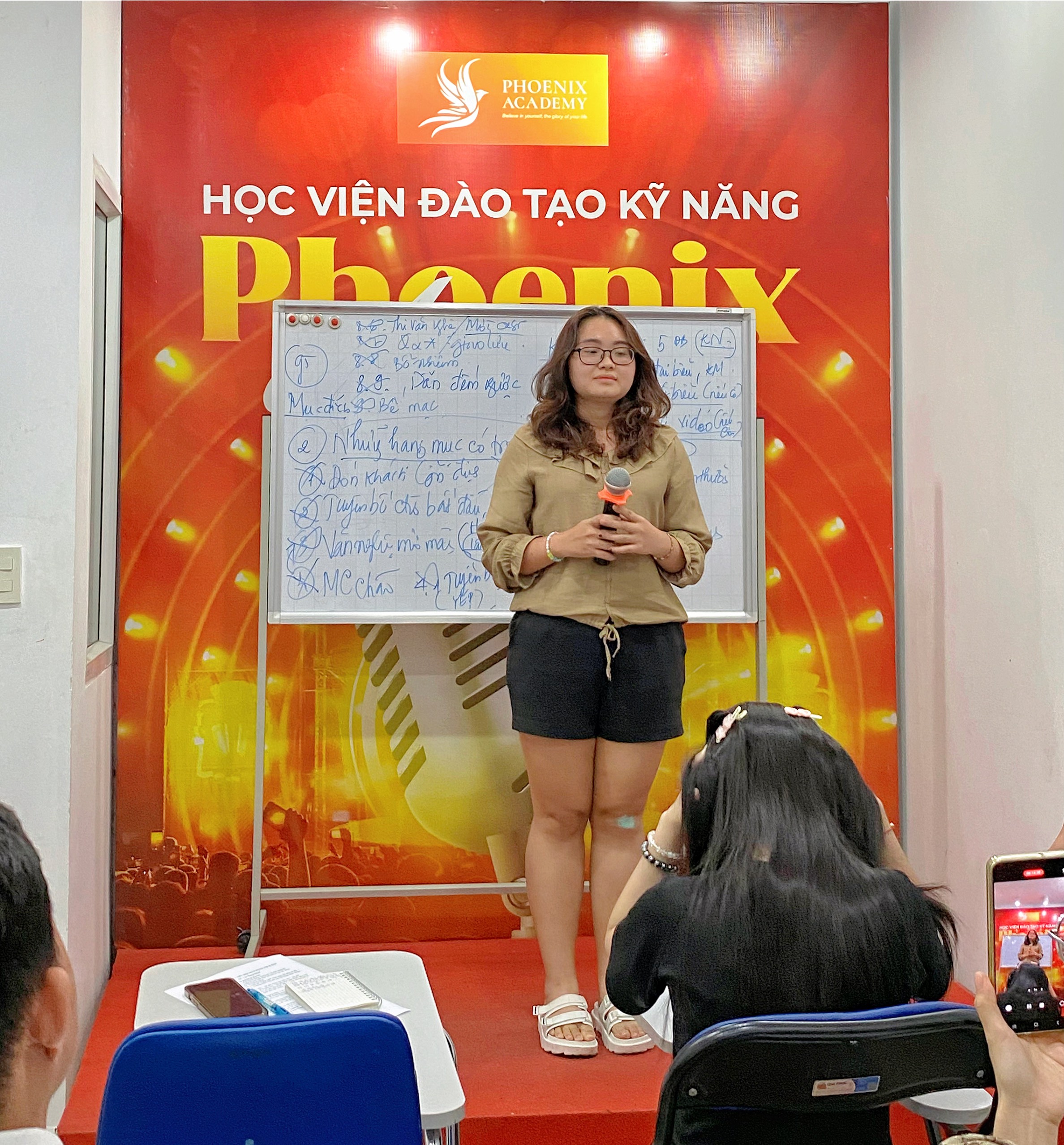 kỹ năng nói trước đám đông